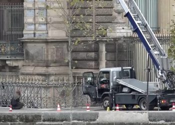 Louvre weiß nichts: Sicherheitsfirma behauptet, Kontakt zu Louvre-Dieben gehabt zu haben