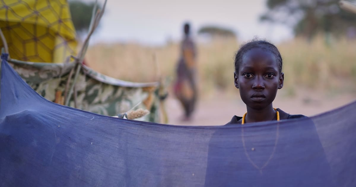 Blut und Leichenberge nach dem Massaker vom Satelliten aus gesehen