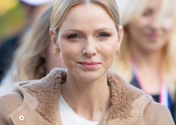 Fürstin Charlène glänzt im Luxusparka für 2.749 Euro