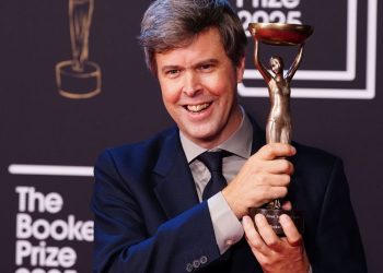 David Szalay: Britisch-ungarischer Autor erhält Booker-Literaturpreis 2025