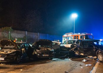 A3 bei Wiesbaden gesperrt: Massenkollision mit 13 Verletzten