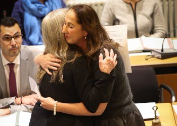 Herdecke: Die erstochene Iris Stalzer übernimmt ihr Amt als Bürgermeisterin | Regional