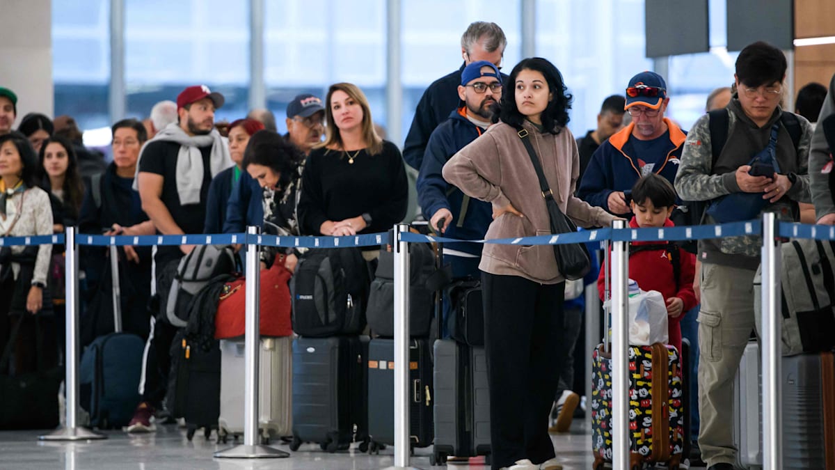 Abschaltung: US-Verkehrsminister droht nächste Woche mit „Massenchaos“ und Schließung des Luftraums