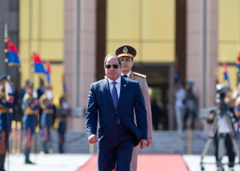 Der ägyptische Präsident lässt durch seine Gnade ein neues Parlament wählen