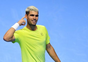 ATP Finals: Alcaraz besiegt Fritz nach langem Kampf