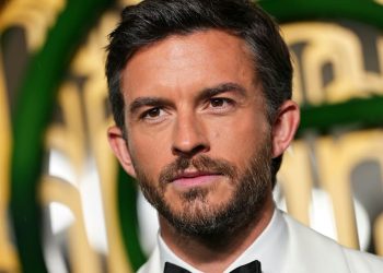 Jonathan Bailey ist „Sexiest Man Alive“ – „Völlig absurd“