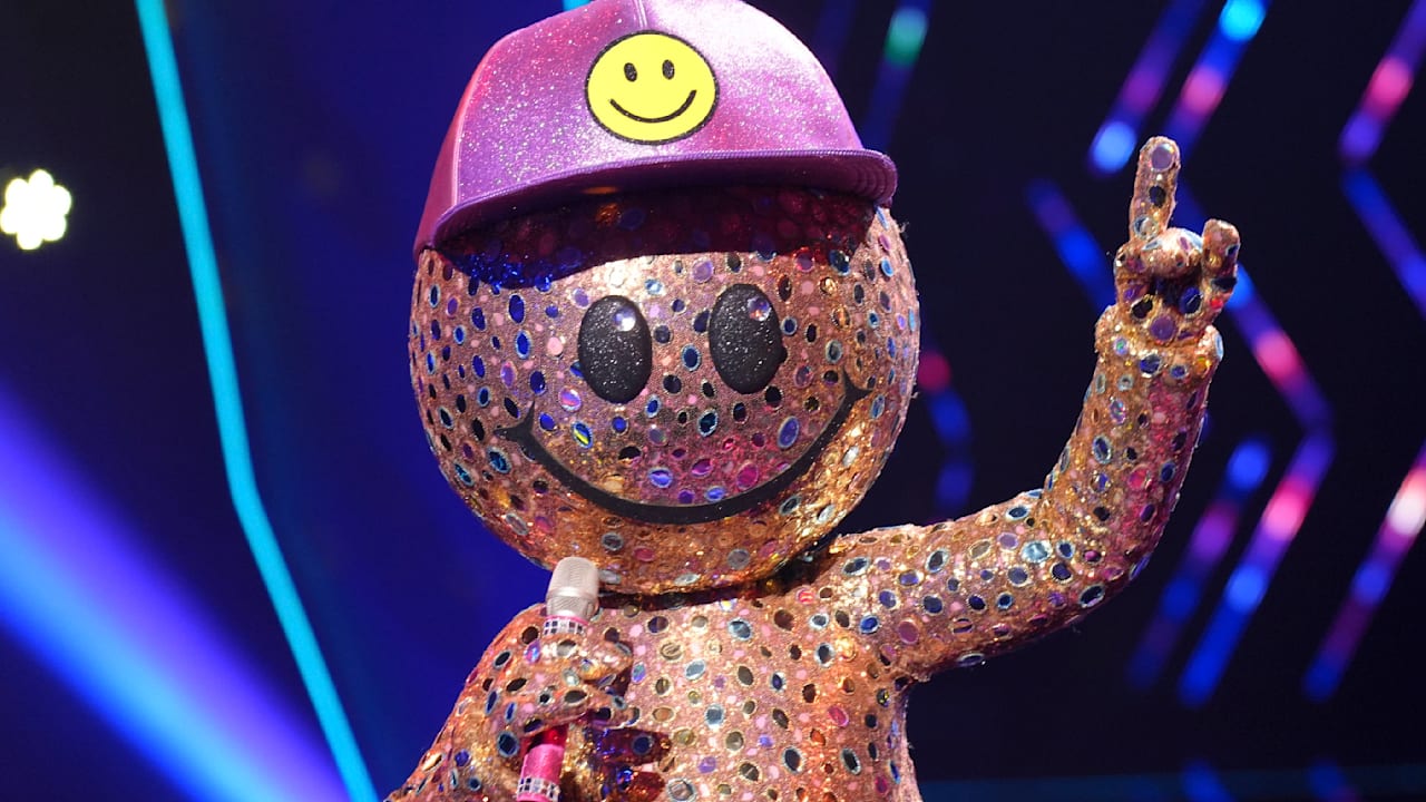 Beim Start von „Masked Singer“ enthüllt: SIE war im Smiley | Unterhaltung