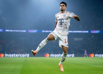 Diaz punktet doppelt und fliegt – Bayern triumphiert in Paris