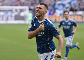 2. Liga: Schalke besiegt Elversberg im Spitzenspiel | Sport