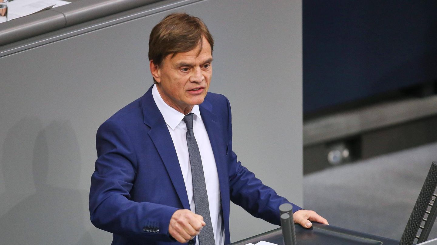 Bernd Baumann: Auto des AfD-Mannes brennt – Antifa-Brief erscheint