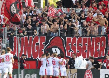 Laut „Weiber“-Flyern: Bei RWE tut sich was