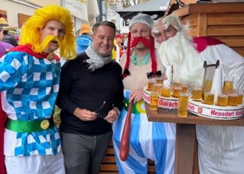 1. FC Köln: Lukas Kwasniok erst Papa Schlumpf, dann Obelix