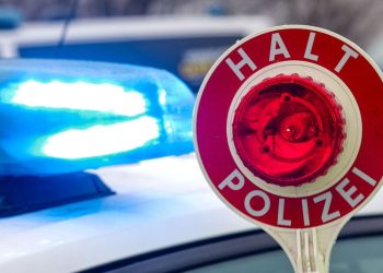 Nordrhein-Westfalen: Polizei stoppt Paar nach Sex mit 140 km/h – Spiegel