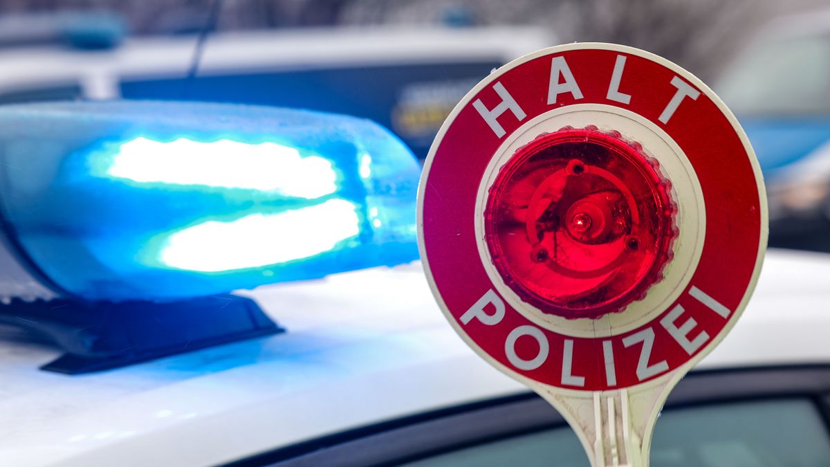 Nordrhein-Westfalen: Polizei stoppt Paar nach Sex mit 140 km/h – Spiegel