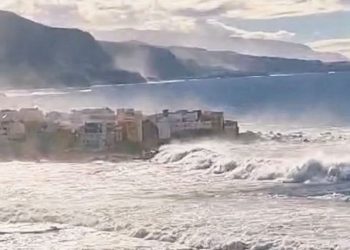 Teneriffa: Drei Deutsche unter Verletzten durch Riesenwellen – Spiegel