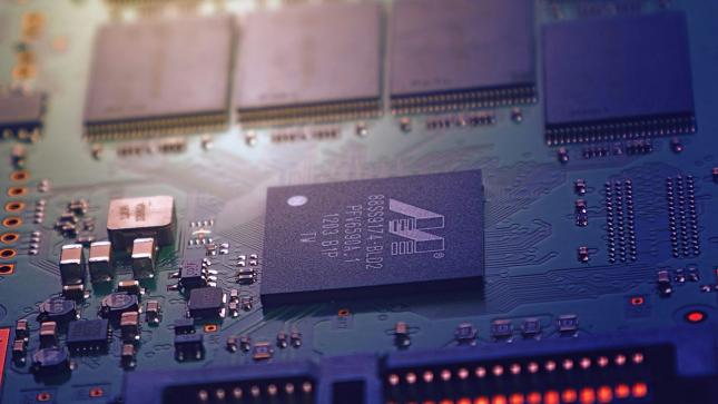 Globales Tech-Beben: KI-Blutbad: Chip-Aktien stürzen ab – 500 Milliarden Dollar verloren