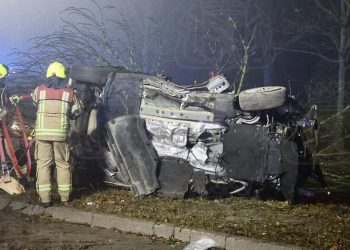19-Jähriger in Berlin kommt bei Verkehrsunfall ums Leben – das Leben seines Begleiters ist in Gefahr