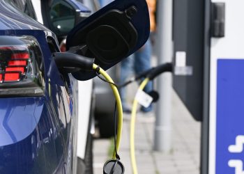 ADAC testet Autobahnladesäulen: Viele mit schlechten Noten