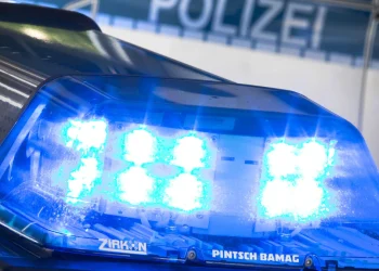 Auf der A8 am Irschenberg: 94-jähriger Geisterfahrer prallt in Polizeisperre – Bayern