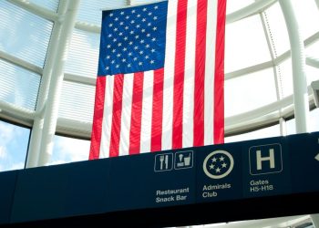 Jetzt kommt es! – Die USA wollen fettleibigen Menschen die Einreise verweigern – Heute