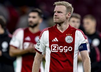 Krisenstimmung bei Ajax: Klaassen zerlegt sein eigenes Team, Fans fordern Abgang von Heitinga