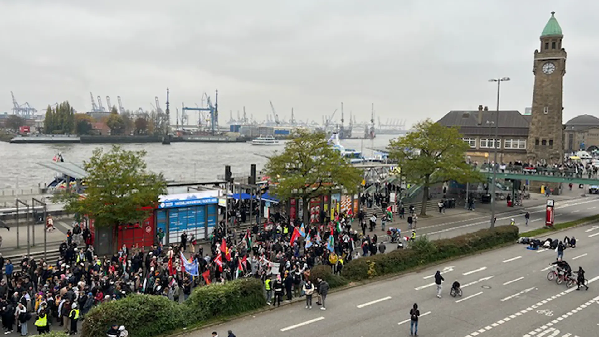 Zwei größere Demos starteten in Hamburg