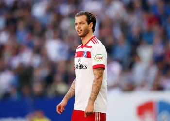 Emotionale Rückkehr von Dennis Diekmeier nach Hamburg: Spieltag gegen den Krebs!