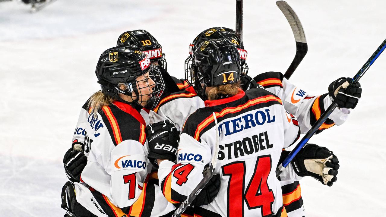 Eishockey: DEB-Frauen besiegen Ungarn und feiern