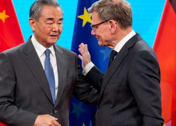 Außenminister Wang Yi: Nach Wadephul-Absage – China wirft Deutschland „Mikrofondiplomatie“ vor.