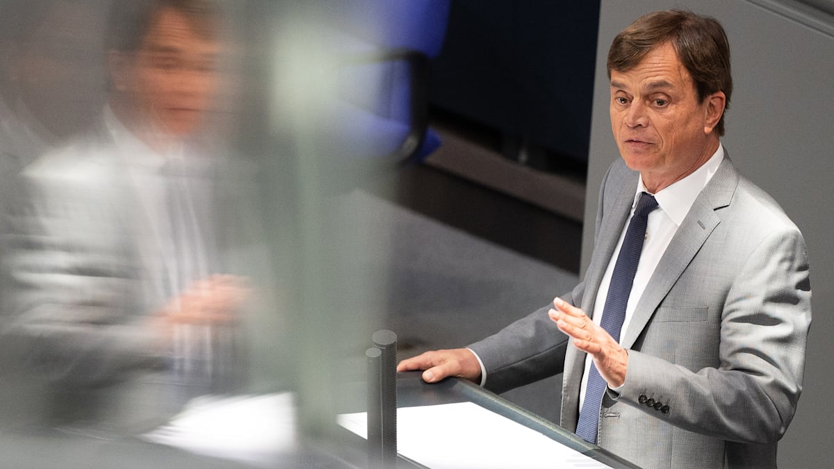 Geplante Reise nach Russland: Dann „hätte Franz Josef Strauß Landesverrat begangen“ – AfD weist CDU-Kritik zurück