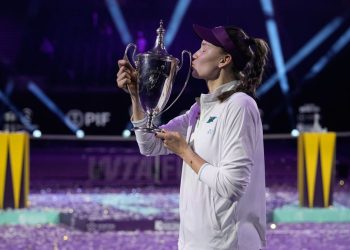 Finalsieg über Sabalenka: Rybakina triumphiert bei den WTA Finals – Spiegel