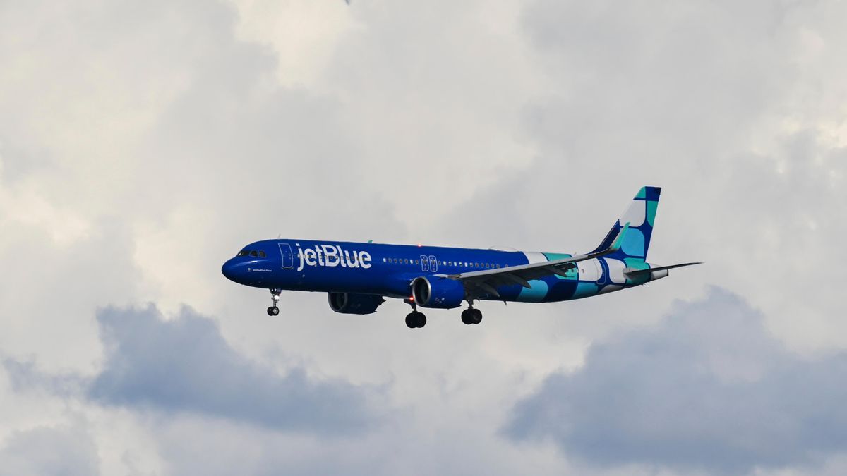 JetBlue-Flugzeug stürzt ab: Flugzeug verliert in wenigen Minuten mehr als 5.000 Meter Höhe