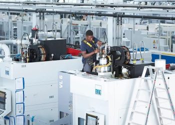 Entlassungen: Deutscher Maschinenbauer streicht 455 Stellen | Regional