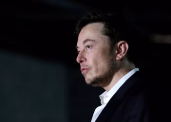 Tesla-Chef Elon Musk vor Mega-Gehalt: HV winkt Billionen-Deal für Tesla-Aktien durch – Aktienzertifikate fallen deutlich