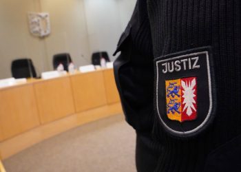 Schleswig-Holstein: Gericht erkennt Beamtengehälter als zu niedrig an – Spiegel