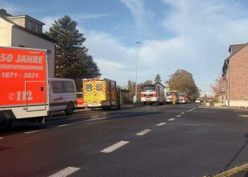 Schwerer Unfall auf Buschmühle: Fahrer stirbt noch an der Unfallstelle