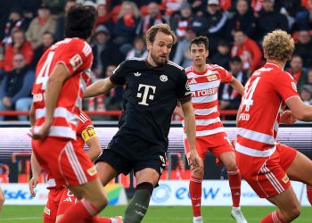 Kane rettet die Bayern vor der ersten Saisonniederlage