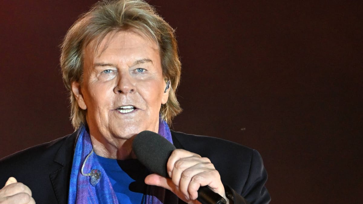 Popstar macht seiner Frau Donnice eine Liebeserklärung