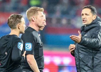 Dingert pfeift die Führung weg: Frankfurter Trainer greift Schiedsrichter an: „Inakzeptabel“