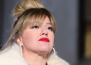 Kelly Clarkson wurde eine Brustoperation vorgeschlagen – sie reagierte schnell