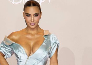 Kim Kardashian posiert nackt für ein Fotoshooting