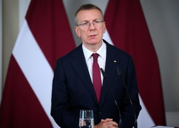 Der lettische Präsident legt sein Veto gegen den Rückzug aus dem Frauenschutzabkommen ein