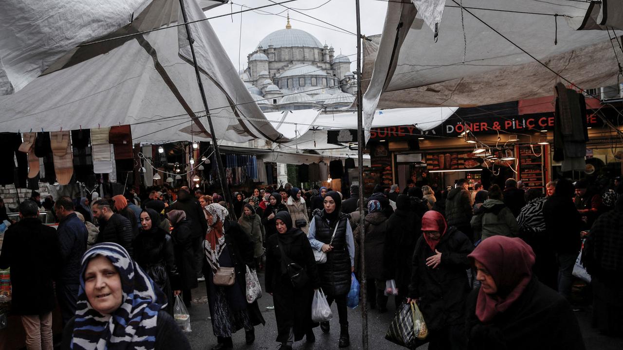 Die Türken leiden unter der Inflation, aber kaum jemand protestiert