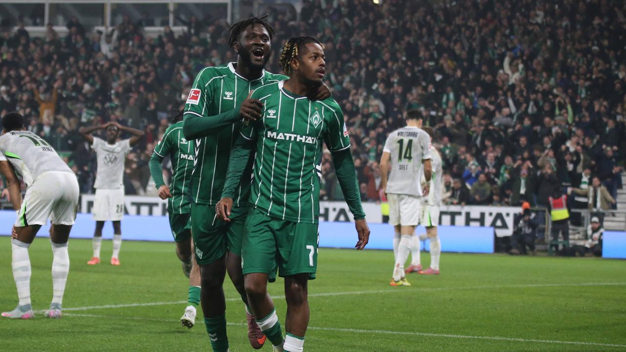 Ständiger Druck zahlt sich aus: Bremen kämpft gegen Wolfsburg um einen späten Sieg