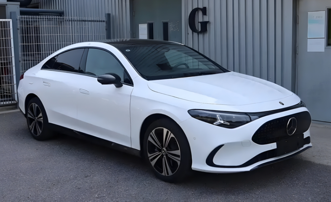 Mercedes-Benz bringt den CLA 260 L EQ in China auf den Markt