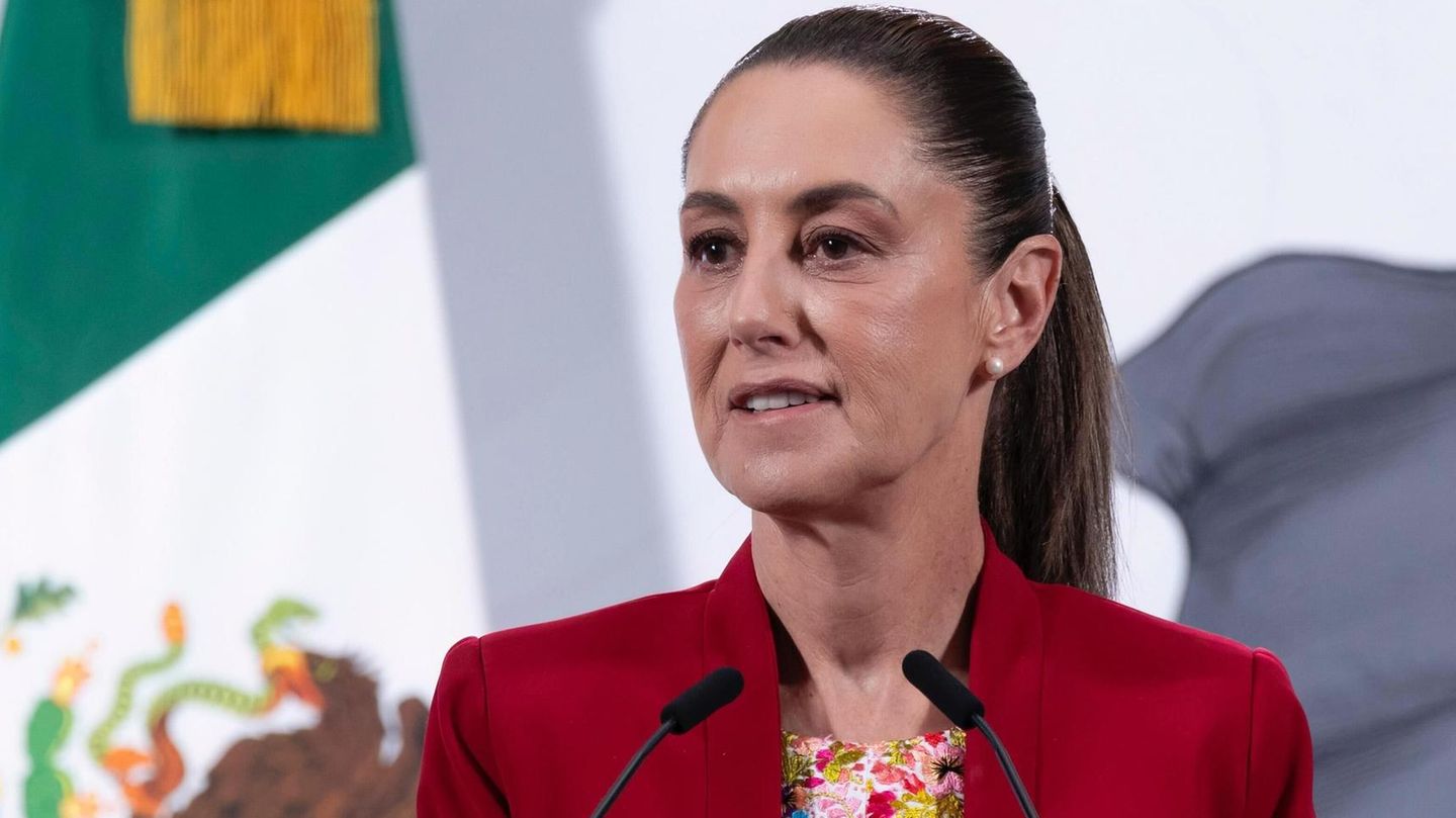 Mexiko: Mann begrapscht Präsident Sheinbaum und wird verhaftet