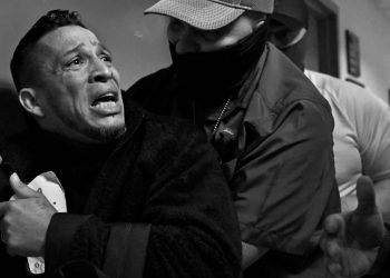 ICE-Beamte stürmen die Kita – Panik bricht aus