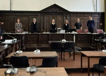 Hamburger Autor auf Hausboot getötet: Sohn vor Gericht