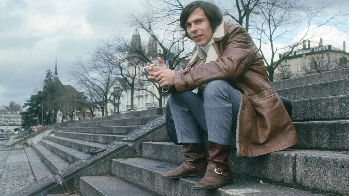 Sängerin feiert Überraschungserfolg wegen Haftbefehl gegen Rapper