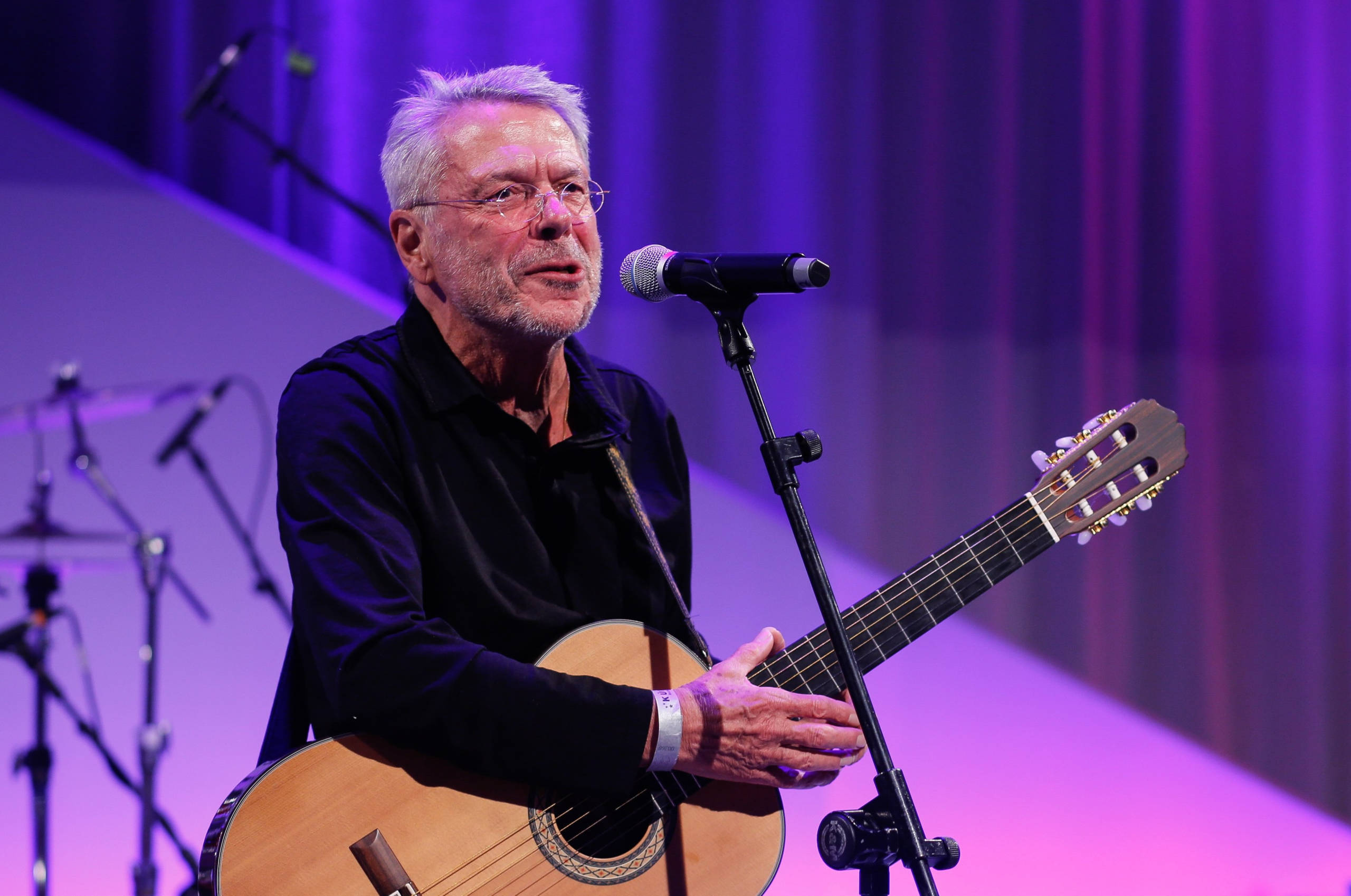 Haftbefehl verhilft Reinhard Mey zu einem krassen Chartrekord – Rolling Stone